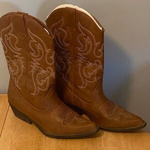 l.e.i. Stablle Women’s Boots - Tan Paris Size 9 1/2